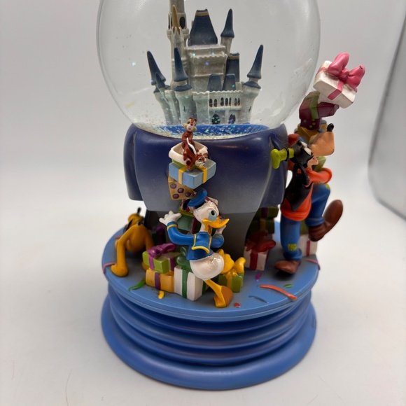 Walt Disney World 30th Anniversary Character Castle Celebration Snow Globe - Picture 7 of 16